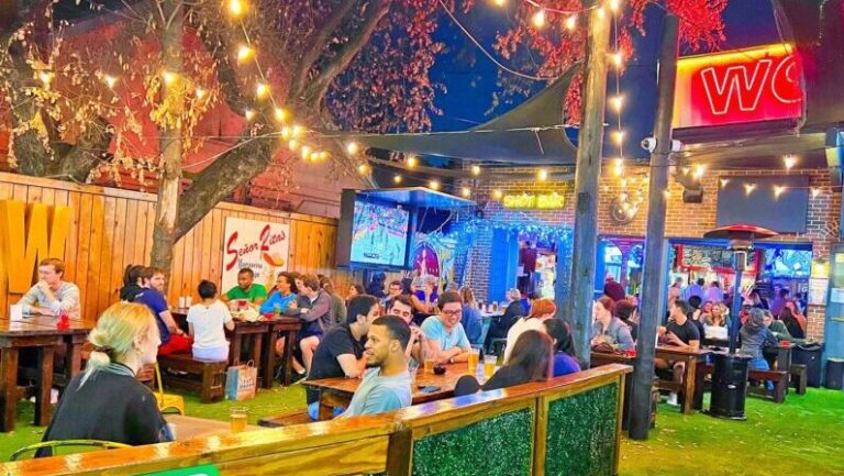 1761399108691 f0fh3bgp trivia nights houston e1746765441977 768x433