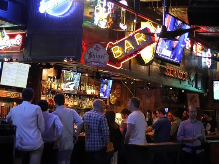 1761445665998 klen22ut little woodrows midtown trivia 768x576