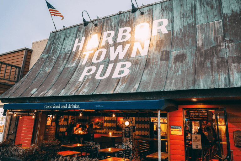 1762221120841 7a45uvx2 Harbortown Pub trivia night 768x514