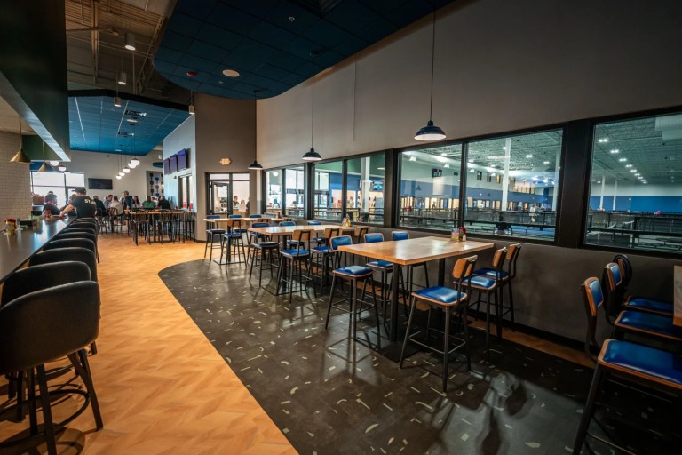 courtside cafe 768x512