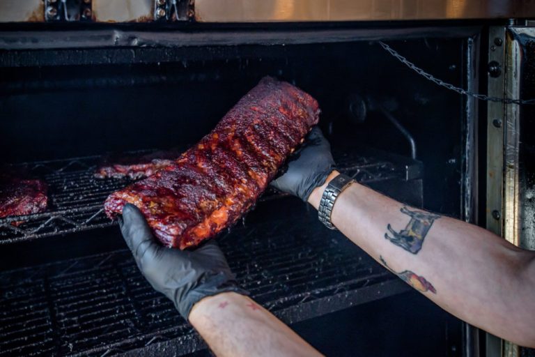 ribs and smoker scaled 1024x683 4 768x512