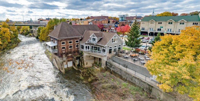 BurtnwoodTavern CuyahogaValley 10 Spread 768x387
