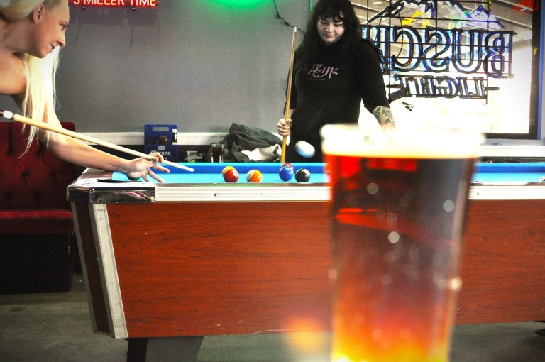 WestownTap WestDesMoinesIowa RestaurantandBar Billiards 768x510