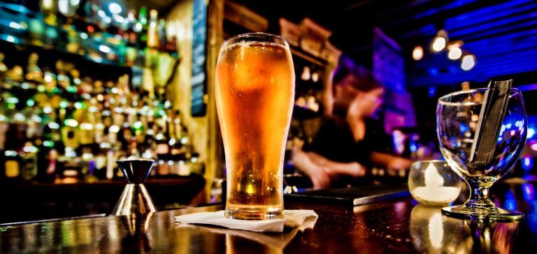 beacon sports bar and grill home hero 1920w 768x363