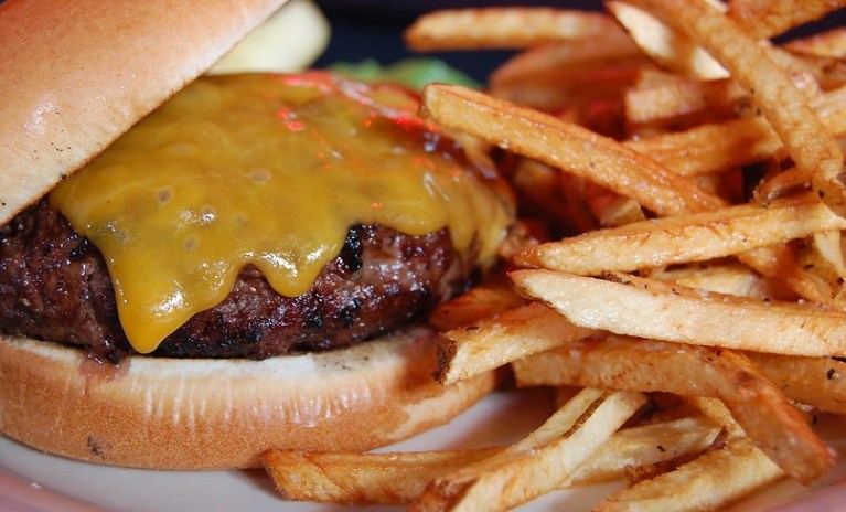 cheeseburger 768x464