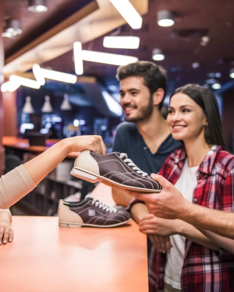 choosing bowling shoes 2021 08 29 16 46 53 utc scaled rbd7ioqklpppj1cwydb6m9lu8cd921031t86rohp1c 768x959