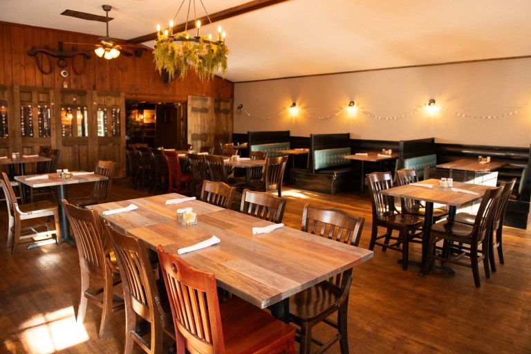 robertos log cabin lebanon ct 6 768x512