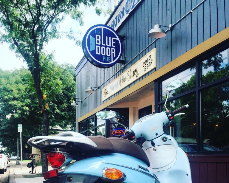 BlueDoorPubComo Scooter 768x614