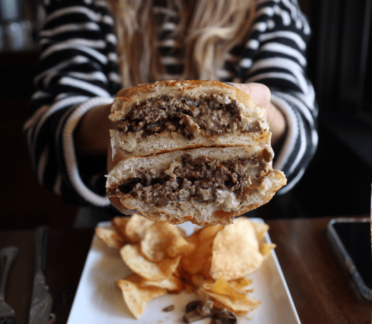BurgerSection2 768x669